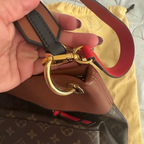 LOUIS VUITTON TUILERIES BESACE - Picture 15 of 16